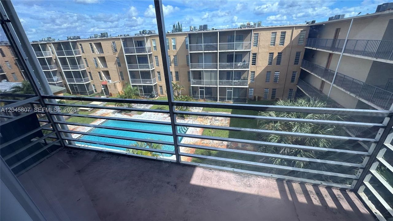 В аренду: $1,800 (2 спален, 2 ванн, 1240 Квадратных фут)