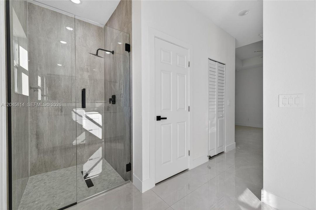 En Venta: $328,000 (4 camas, 2 baños, 0 Pies cuadrados)