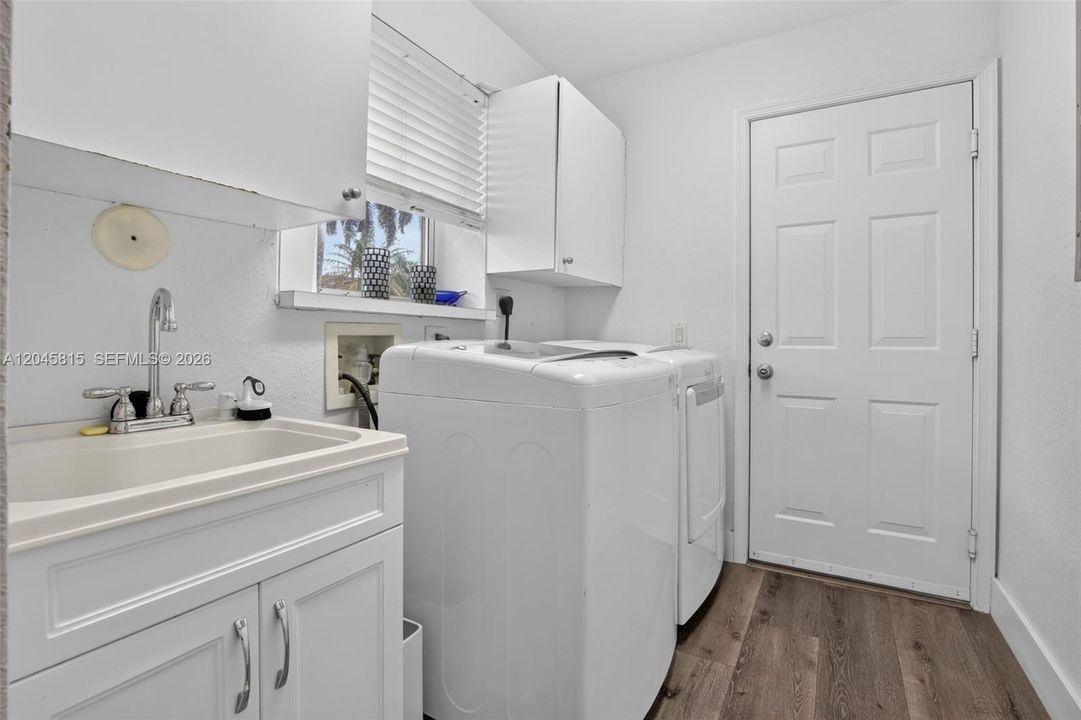 For Rent: $9,900 (6 beds, 6 baths, 4027 Square Feet)