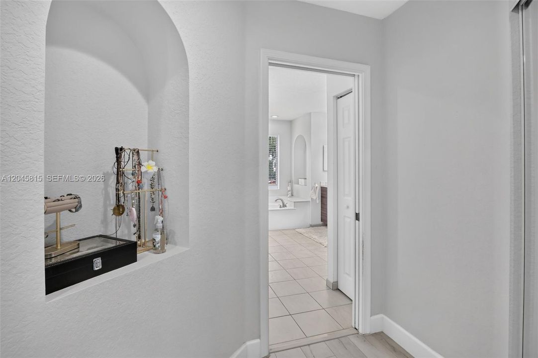 For Rent: $9,900 (6 beds, 6 baths, 4027 Square Feet)