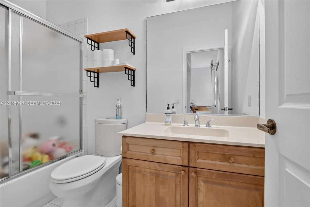 For Rent: $9,900 (6 beds, 6 baths, 4027 Square Feet)