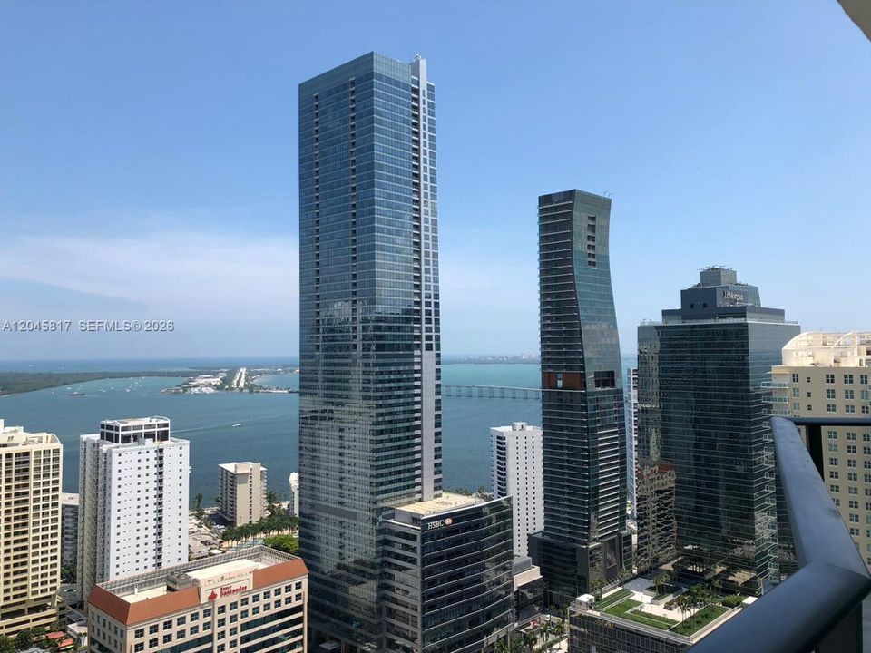 For Sale: $650,000 (1 beds, 2 baths, 880 Square Feet)