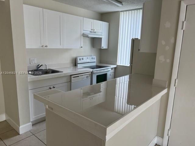For Rent: $1,750 (1 beds, 1 baths, 734 Square Feet)