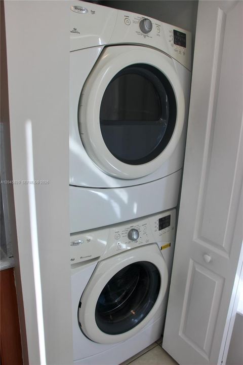 На продажу: $459,000 (2 спален, 2 ванн, 1100 Квадратных фут)