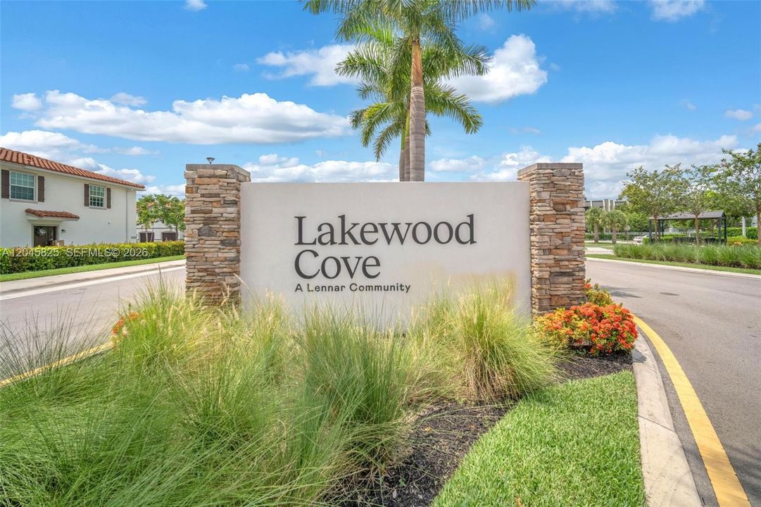 For Sale: $484,999 (4 beds, 2 baths, 1920 Square Feet)