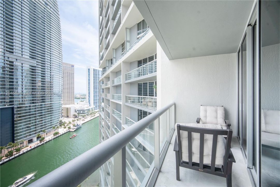 For Rent: $2,700 (0 beds, 1 baths, 546 Square Feet)