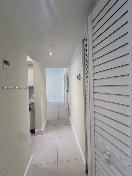В аренду: $2,000 (2 спален, 2 ванн, 1074 Квадратных фут)