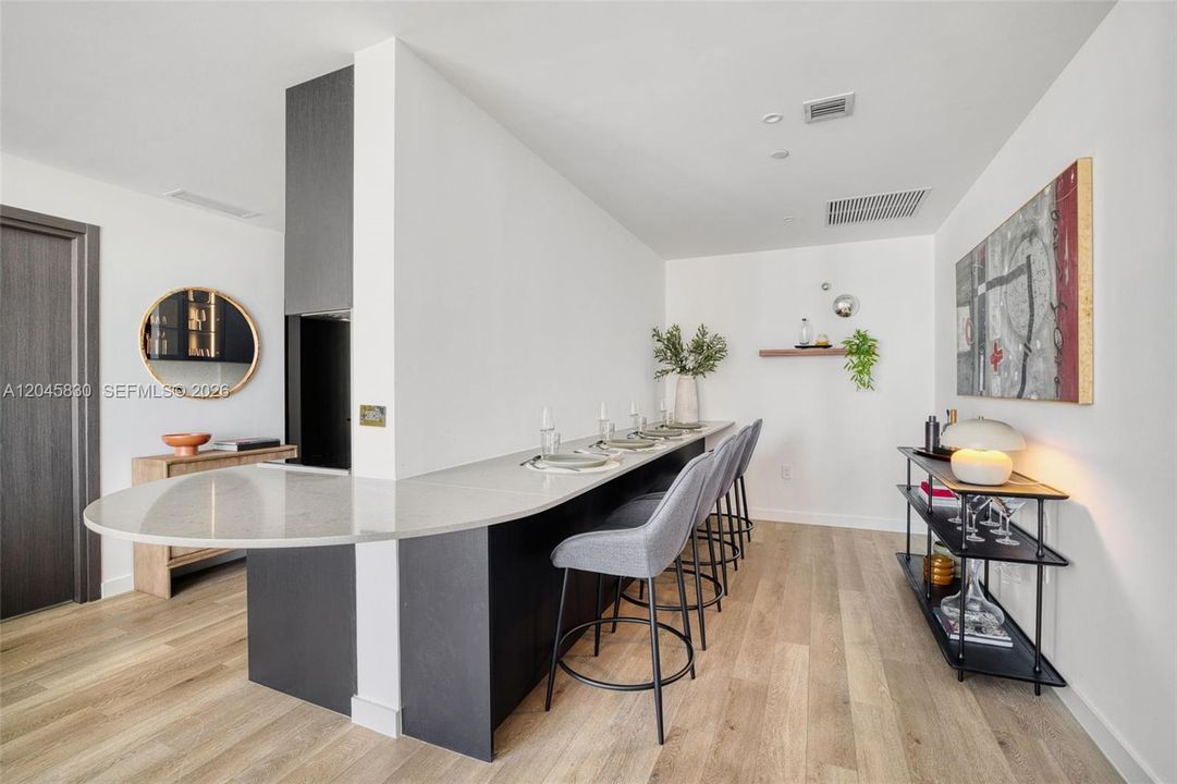 En Venta: $1,595,000 (2 camas, 2 baños, 945 Pies cuadrados)