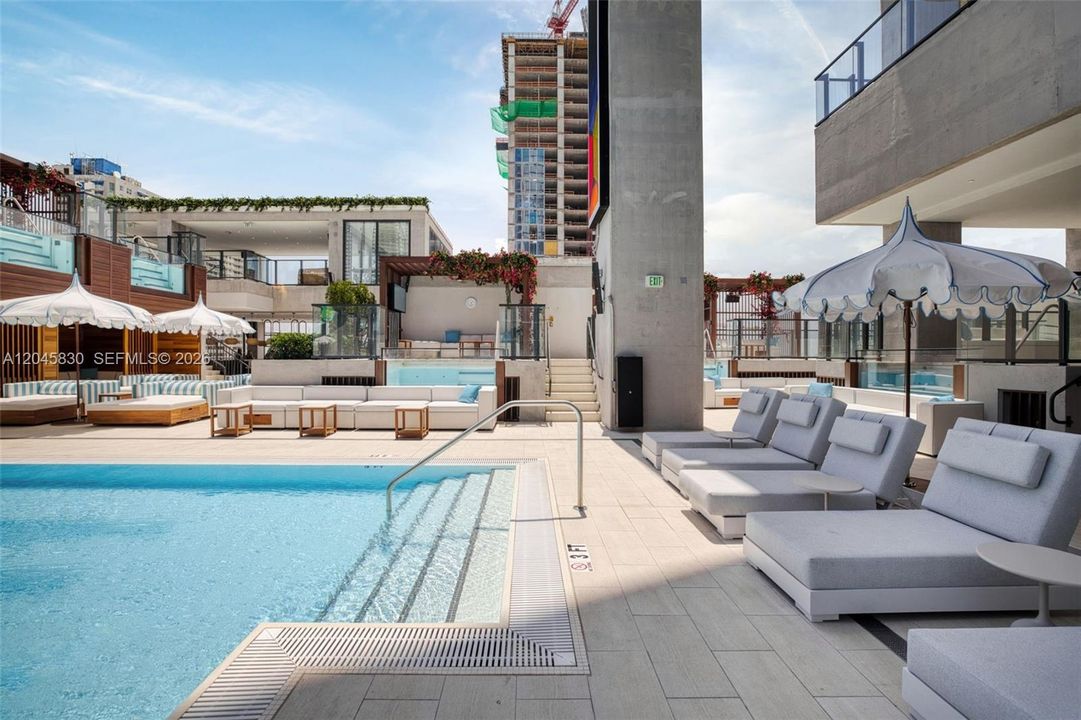 En Venta: $1,595,000 (2 camas, 2 baños, 945 Pies cuadrados)