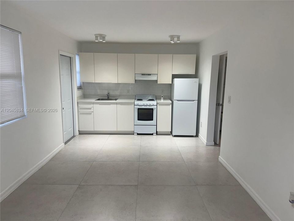 Недавно арендовано: $1,700 (1 спален, 1 ванн, 600 Квадратных фут)