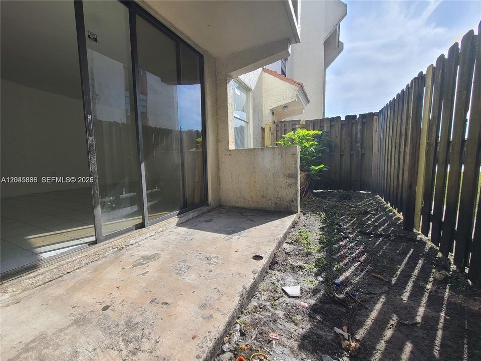 На продажу: $135,000 (2 спален, 2 ванн, 1003 Квадратных фут)