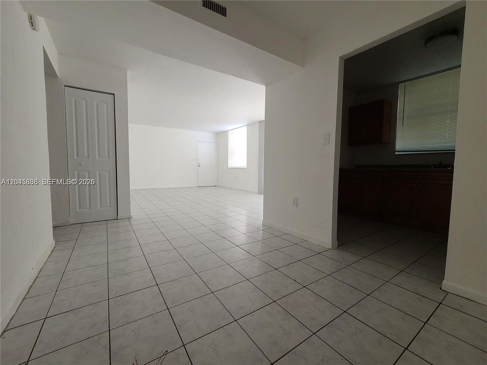 На продажу: $135,000 (2 спален, 2 ванн, 1003 Квадратных фут)