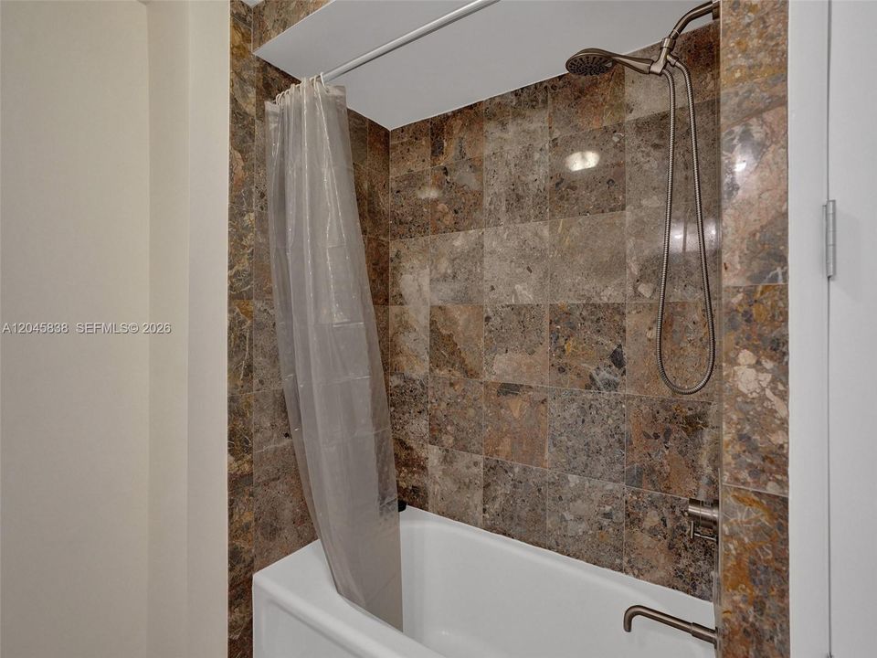 В аренду: $4,300 (2 спален, 2 ванн, 1510 Квадратных фут)