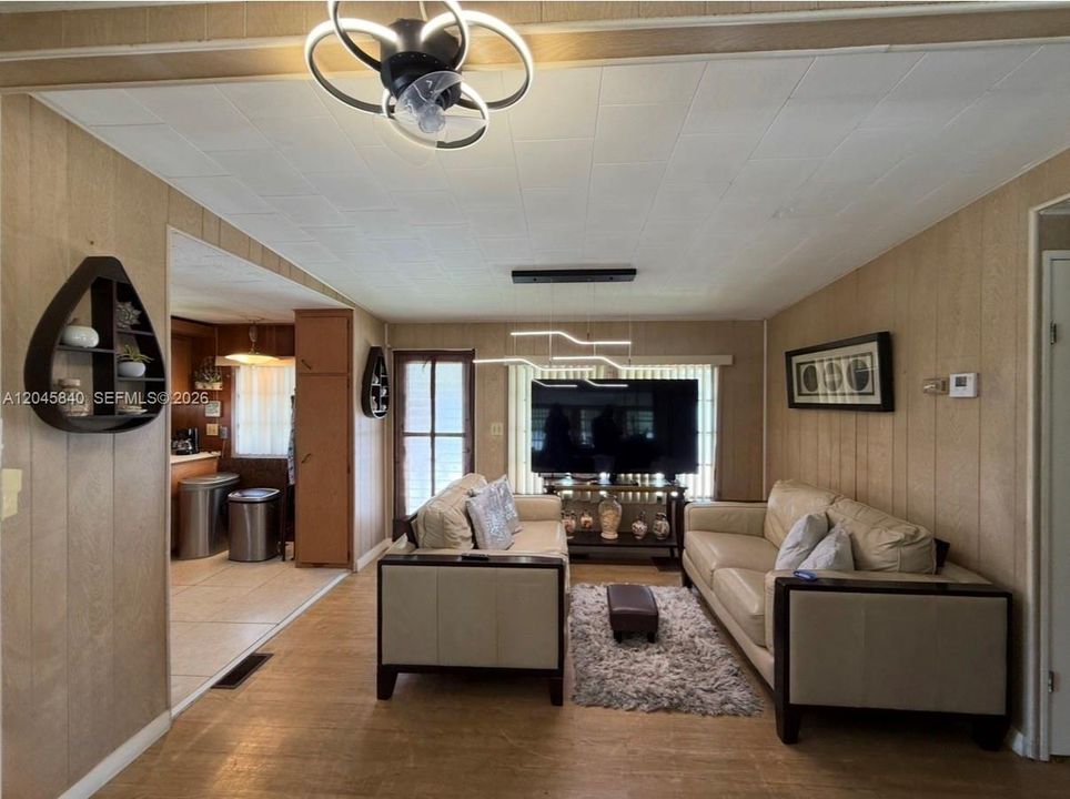 На продажу: $69,900 (2 спален, 2 ванн, 0 Квадратных фут)