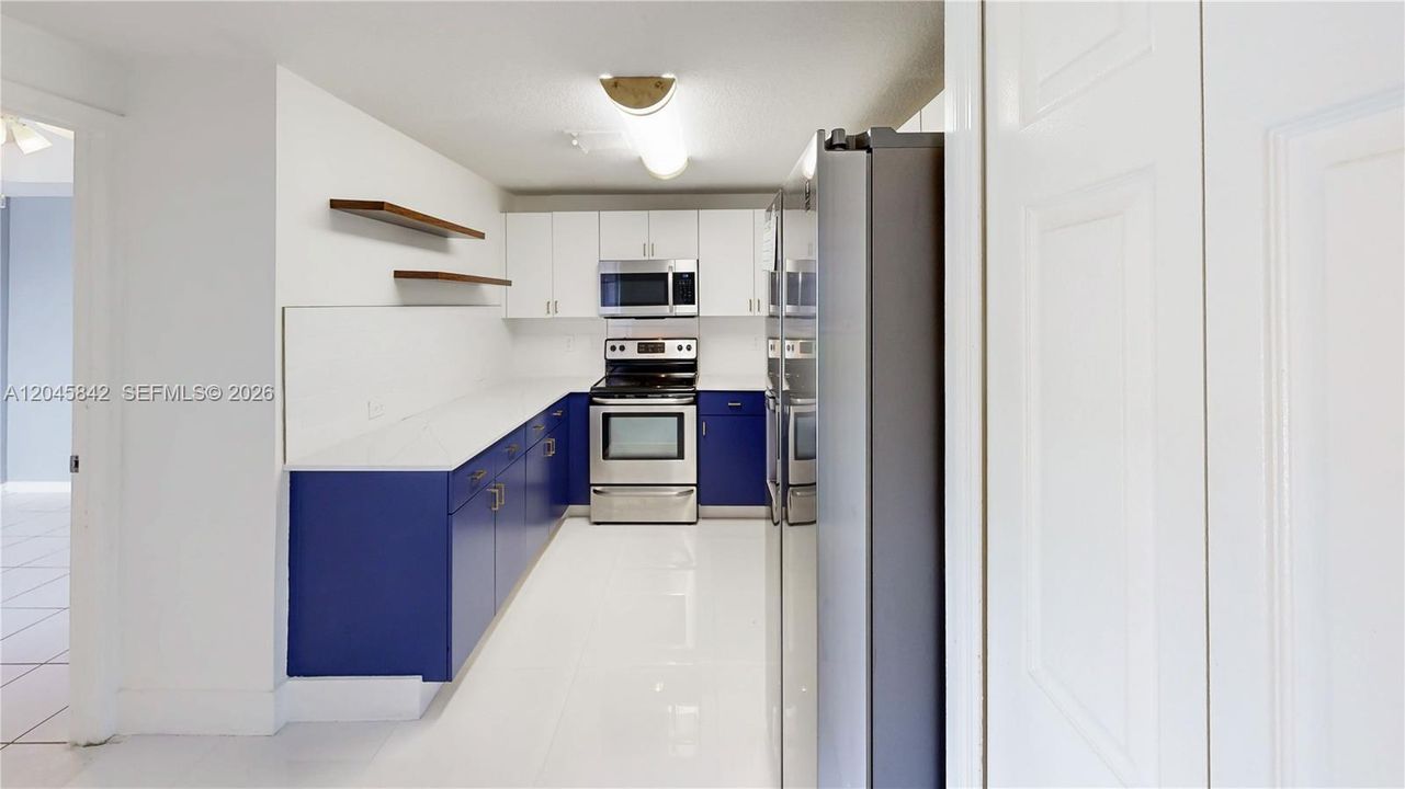 На продажу: $435,000 (4 спален, 2 ванн, 1680 Квадратных фут)