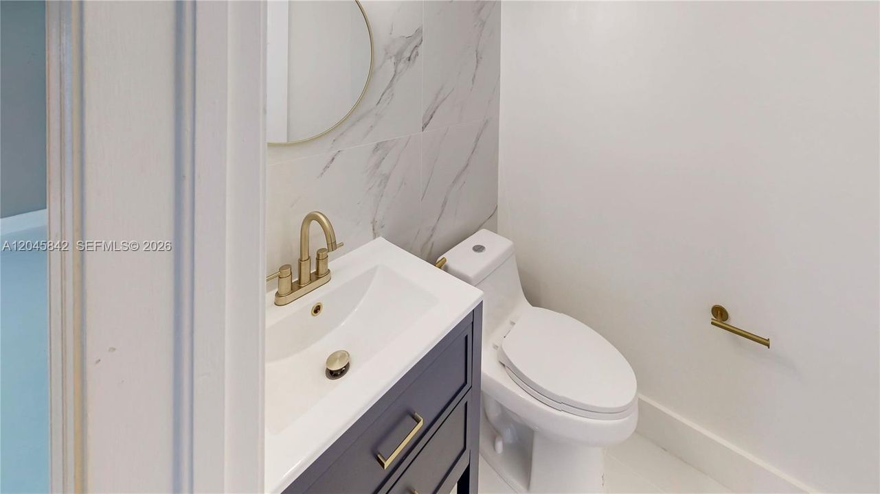 На продажу: $435,000 (4 спален, 2 ванн, 1680 Квадратных фут)