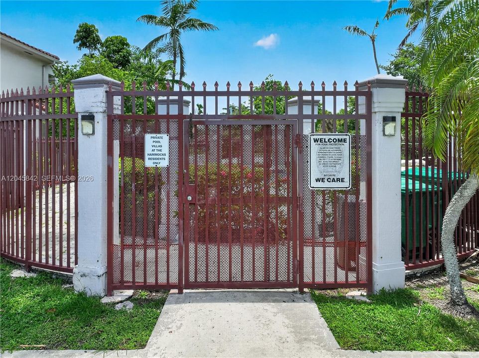На продажу: $435,000 (4 спален, 2 ванн, 1680 Квадратных фут)