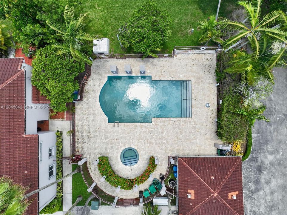На продажу: $435,000 (4 спален, 2 ванн, 1680 Квадратных фут)