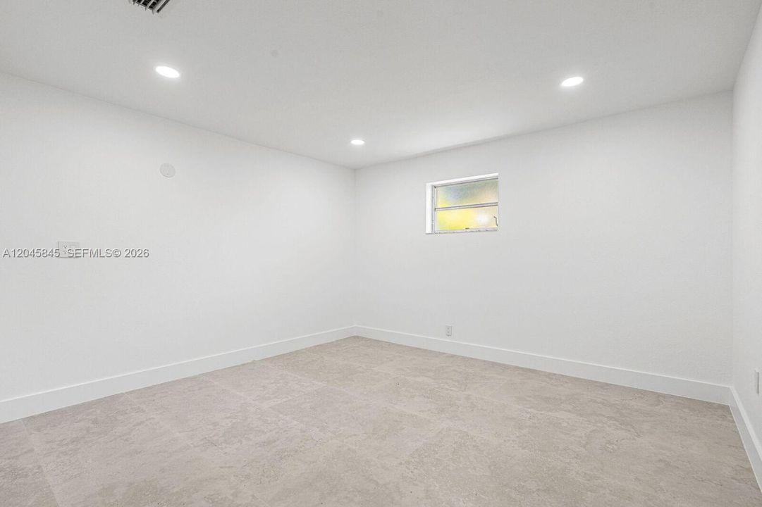For Sale: $825,000 (3 beds, 2 baths, 1513 Square Feet)