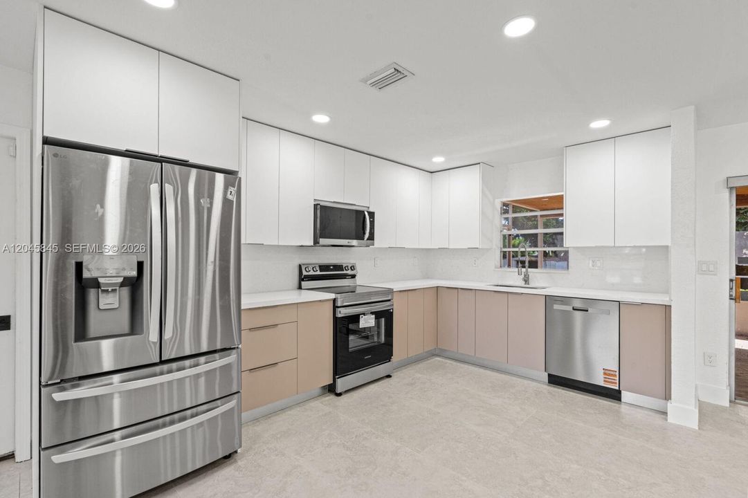 For Sale: $825,000 (3 beds, 2 baths, 1513 Square Feet)