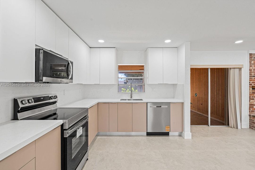 For Sale: $825,000 (3 beds, 2 baths, 1513 Square Feet)