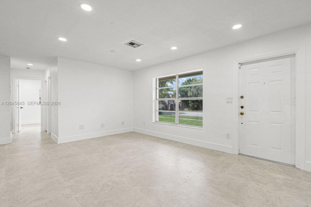For Sale: $825,000 (3 beds, 2 baths, 1513 Square Feet)