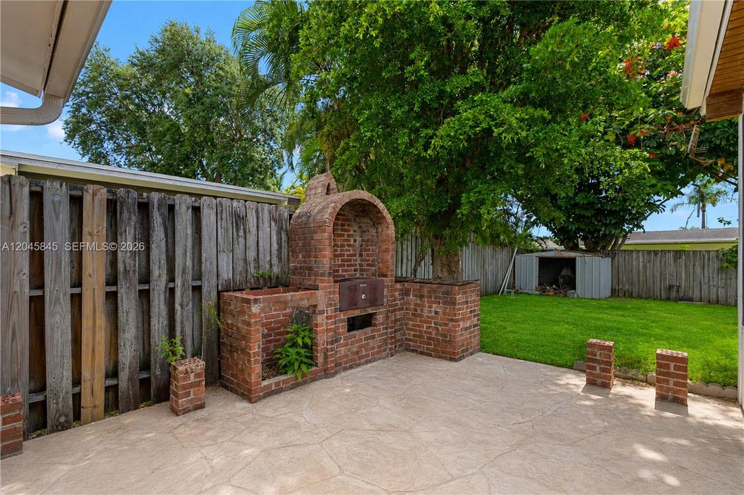 For Sale: $825,000 (3 beds, 2 baths, 1513 Square Feet)