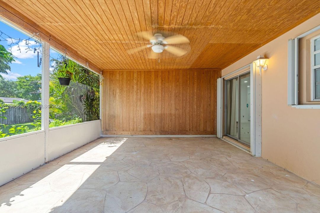 For Sale: $825,000 (3 beds, 2 baths, 1513 Square Feet)