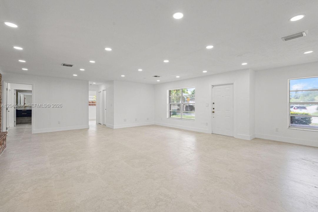 For Sale: $825,000 (3 beds, 2 baths, 1513 Square Feet)