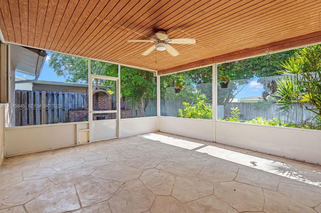 For Sale: $825,000 (3 beds, 2 baths, 1513 Square Feet)