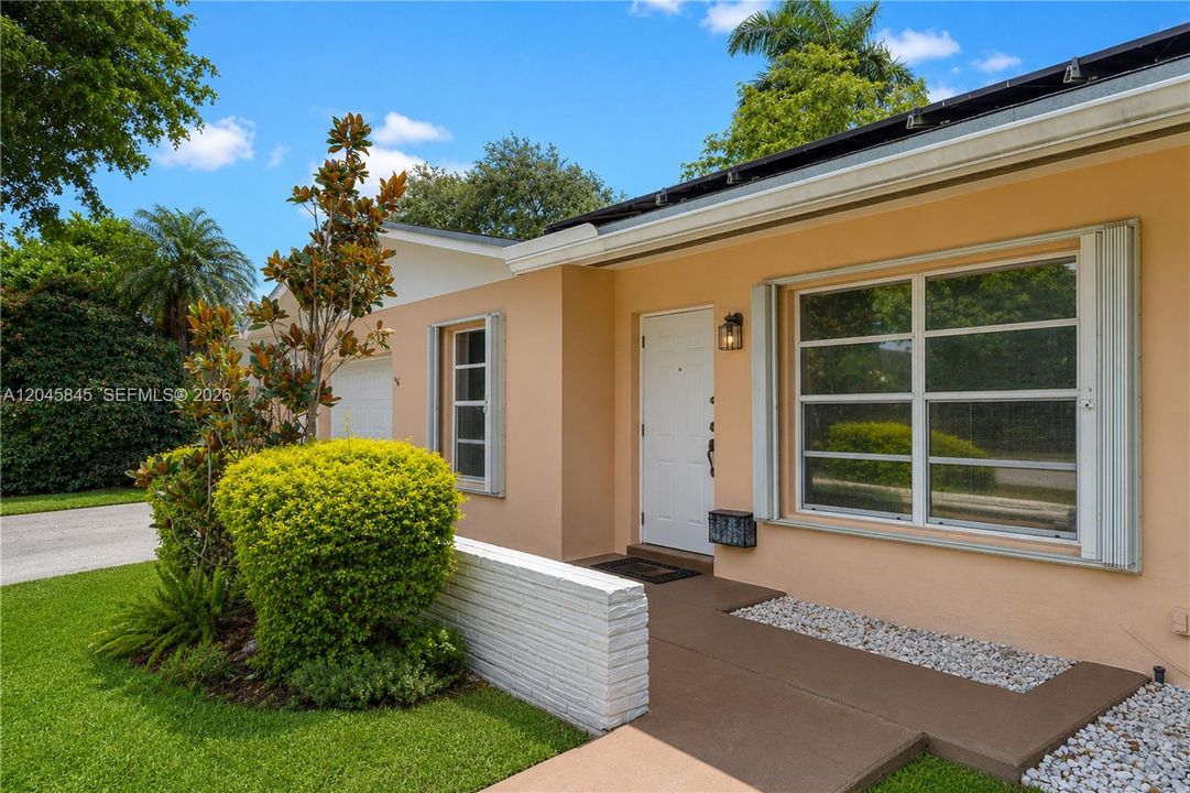 For Sale: $825,000 (3 beds, 2 baths, 1513 Square Feet)