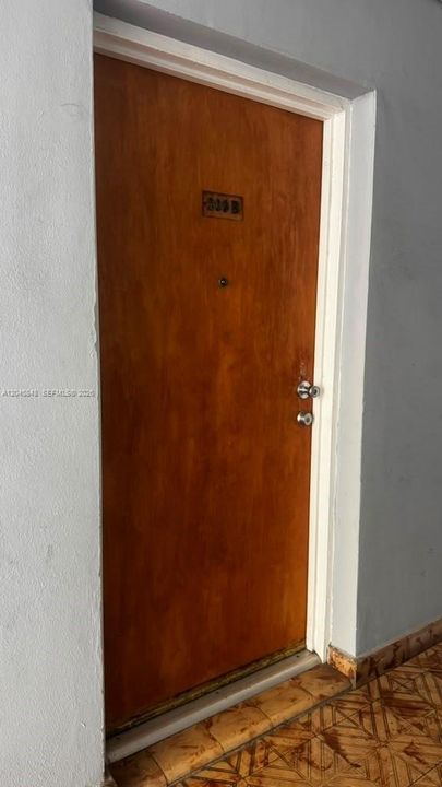 For Rent: $2,200 (2 beds, 1 baths, 775 Square Feet)
