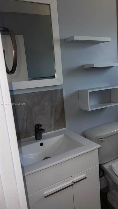 For Rent: $2,200 (2 beds, 1 baths, 775 Square Feet)