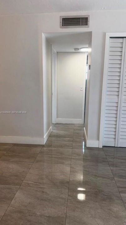 For Rent: $2,200 (2 beds, 1 baths, 775 Square Feet)