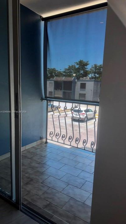 For Rent: $2,200 (2 beds, 1 baths, 775 Square Feet)
