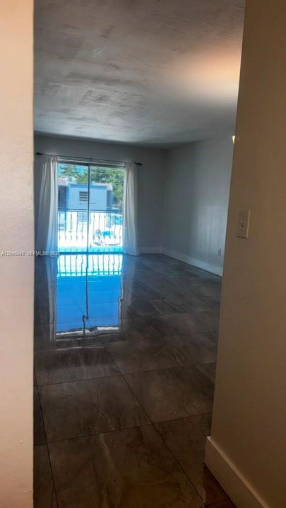 For Rent: $2,200 (2 beds, 1 baths, 775 Square Feet)