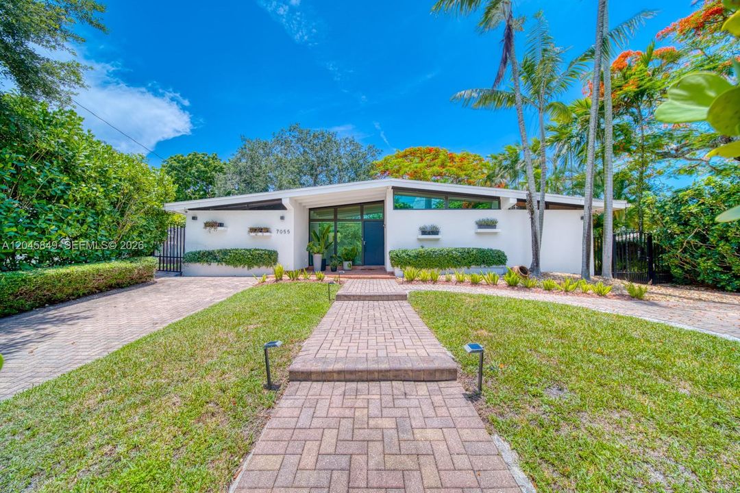 For Rent: $6,500 (4 beds, 2 baths, 1799 Square Feet)