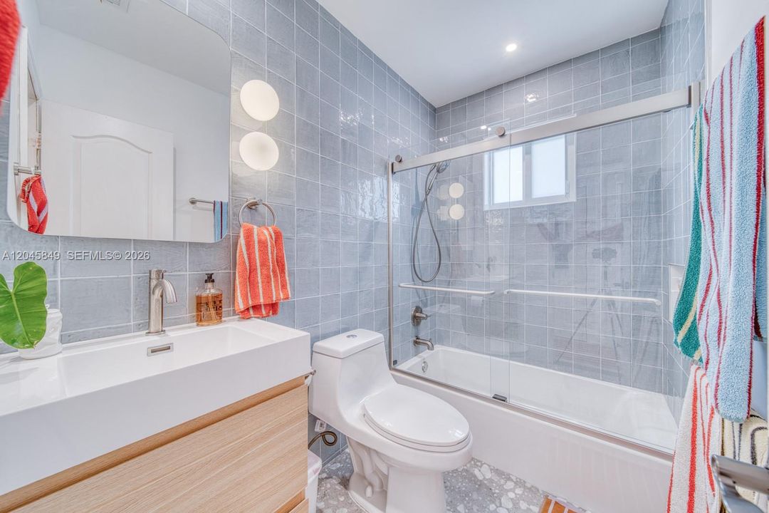 For Rent: $6,500 (4 beds, 2 baths, 1799 Square Feet)