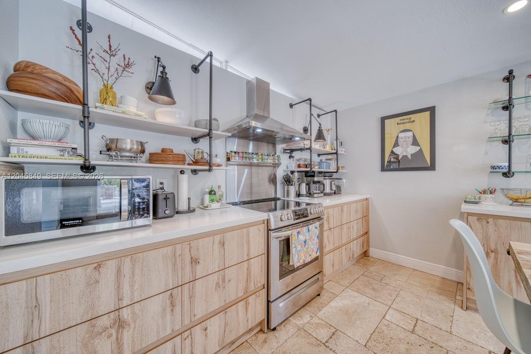 For Rent: $6,500 (4 beds, 2 baths, 1799 Square Feet)