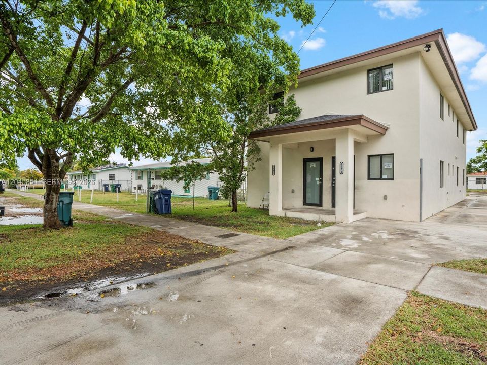 В аренду: $2,695 (4 спален, 2 ванн, 1500 Квадратных фут)