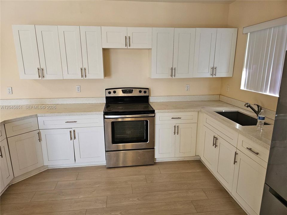 В аренду: $2,695 (4 спален, 2 ванн, 1500 Квадратных фут)