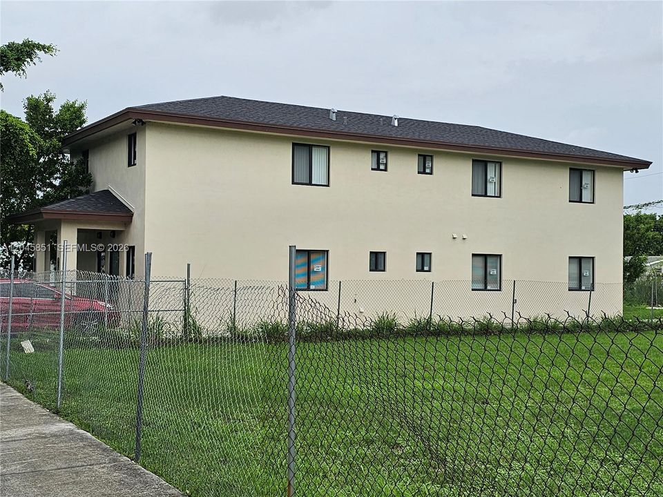 В аренду: $2,695 (4 спален, 2 ванн, 1500 Квадратных фут)