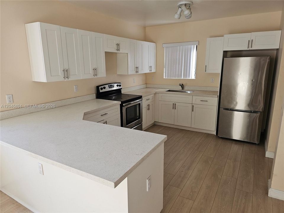 В аренду: $2,695 (4 спален, 2 ванн, 1500 Квадратных фут)