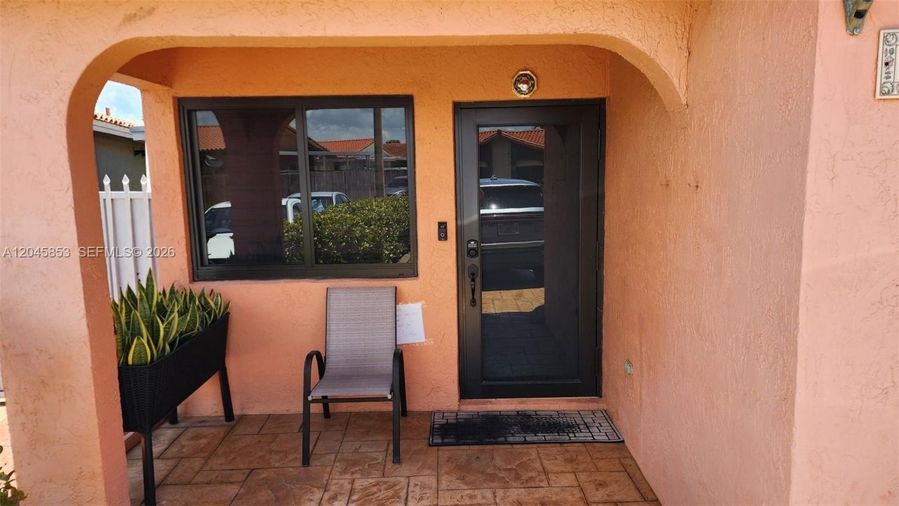 В аренду: $3,500 (3 спален, 2 ванн, 1700 Квадратных фут)