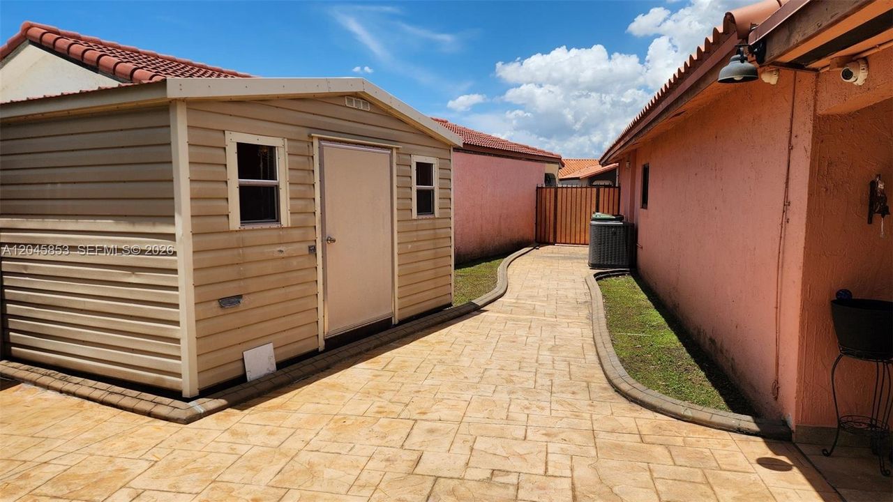 В аренду: $3,500 (3 спален, 2 ванн, 1700 Квадратных фут)