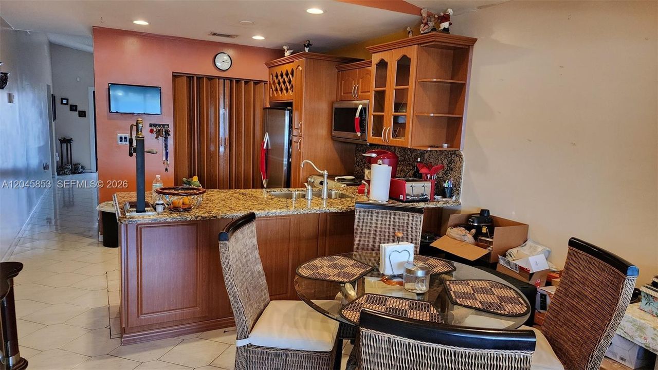 В аренду: $3,500 (3 спален, 2 ванн, 1700 Квадратных фут)