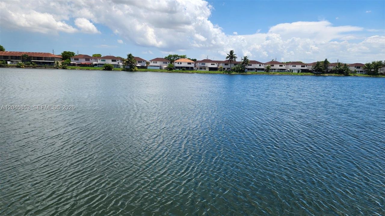 В аренду: $3,500 (3 спален, 2 ванн, 1700 Квадратных фут)