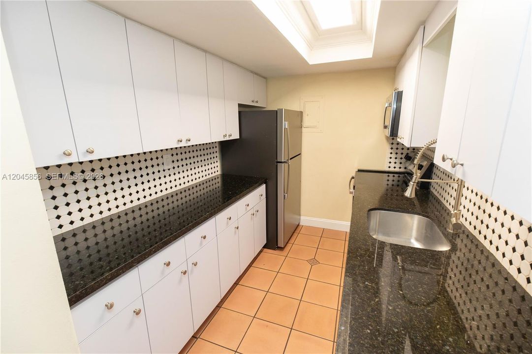 В аренду: $3,400 (2 спален, 2 ванн, 900 Квадратных фут)