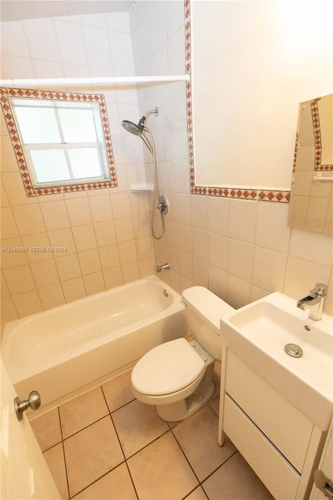В аренду: $3,400 (2 спален, 2 ванн, 900 Квадратных фут)