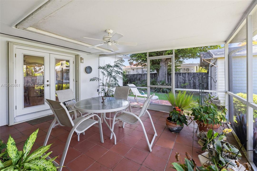For Sale: $575,000 (3 beds, 2 baths, 1472 Square Feet)